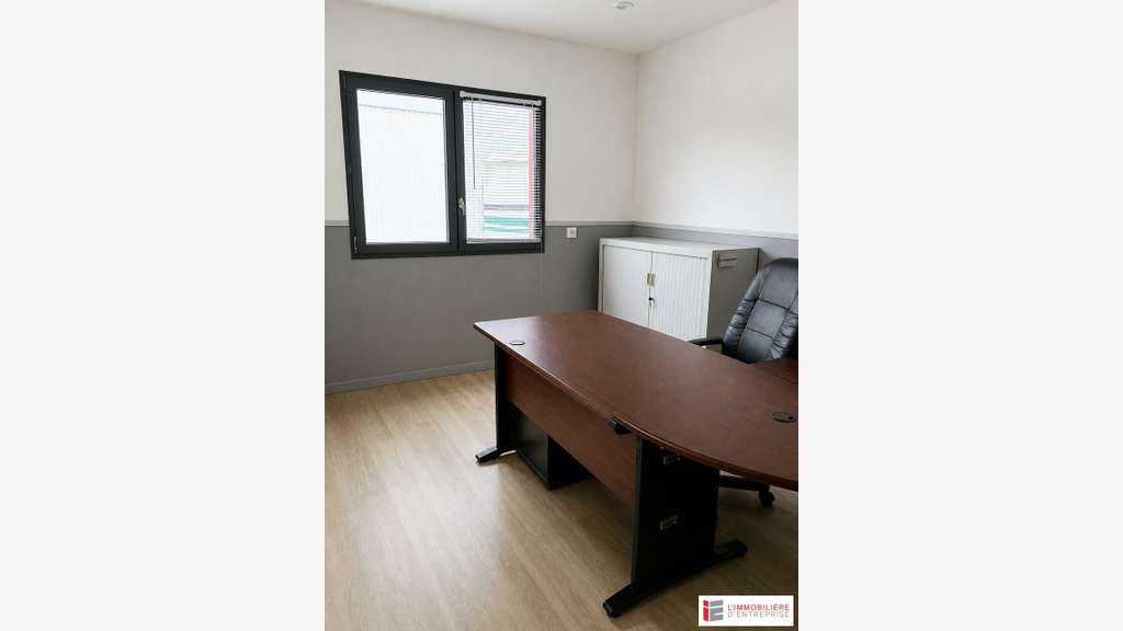 AV local d'activité 250m² à Bais ZA Chardonneret