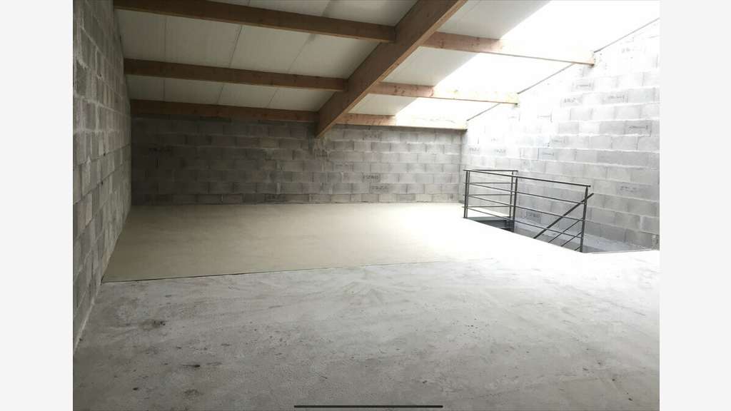 Vente local d'activité 131m² à Bardos ZA Etxecolu