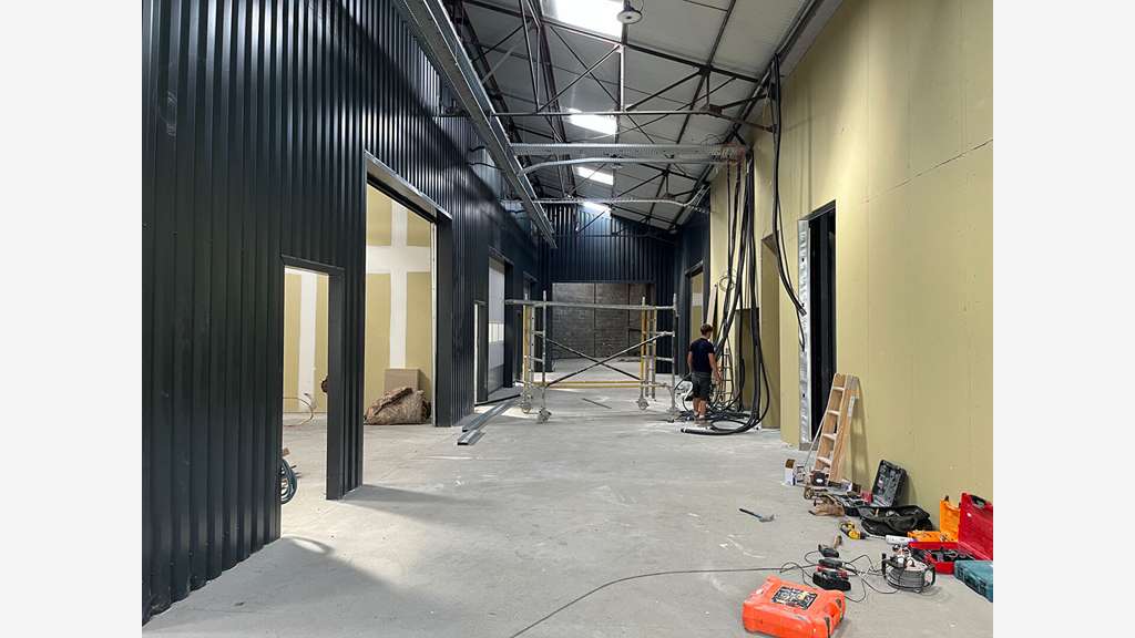 AV cellule artisanale 170m² empl prime à Bayonne