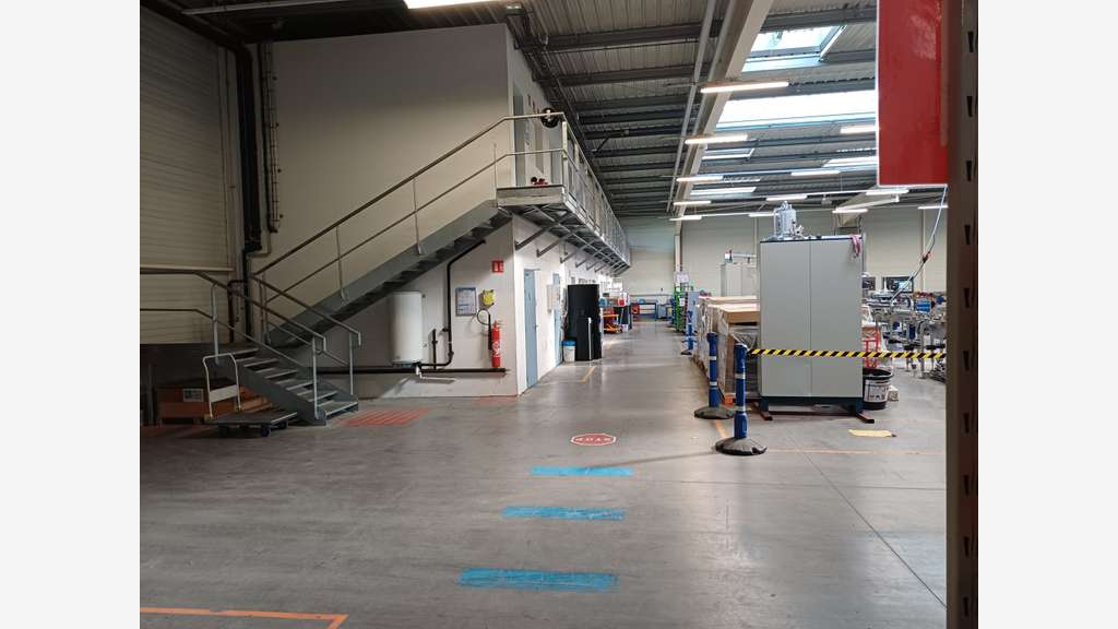 Site industriel 8186m² à vendre ZA Beaucouzé