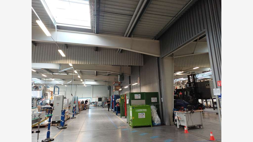 Site industriel 8186m² à vendre ZA Beaucouzé