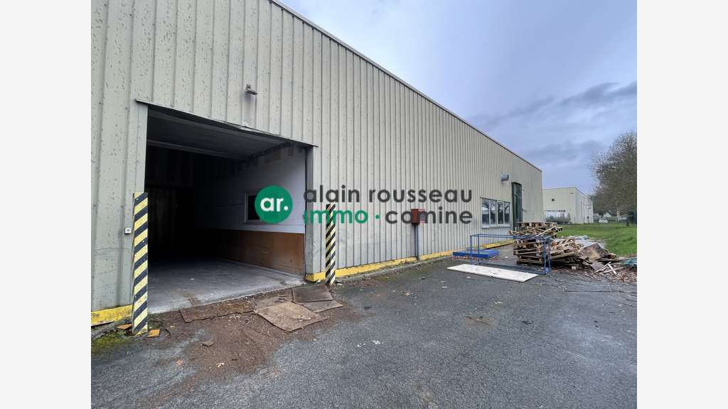 A vendre local d'activité 1330m² à Beaucouzé