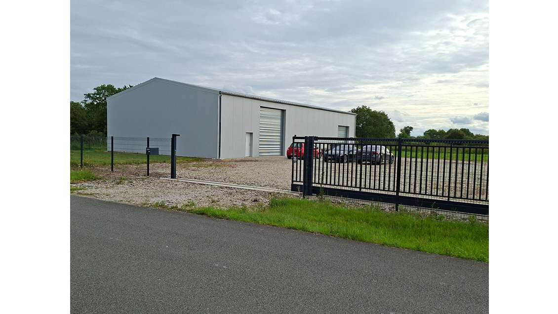 A vendre entrepôt neuf 375m² à Beaumont / Sarthe