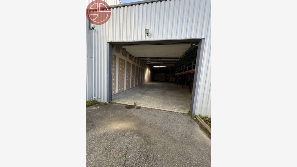 Vente local d'activité 862m² avec cour à Beaupuy