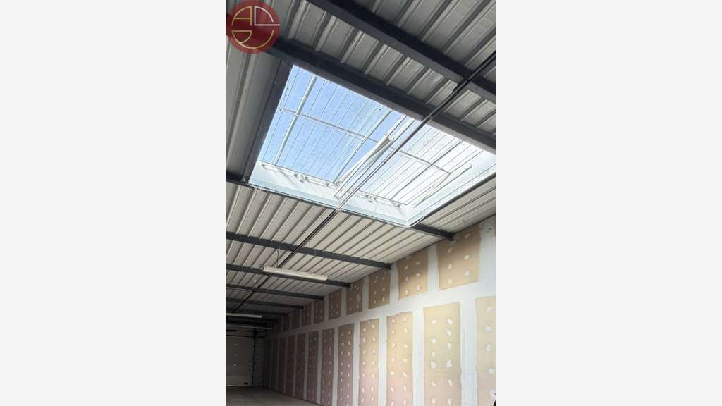 Vente local d'activité 862m² avec cour à Beaupuy