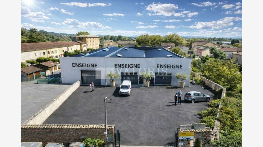 Local d'activités rénové à vendre à Belleville