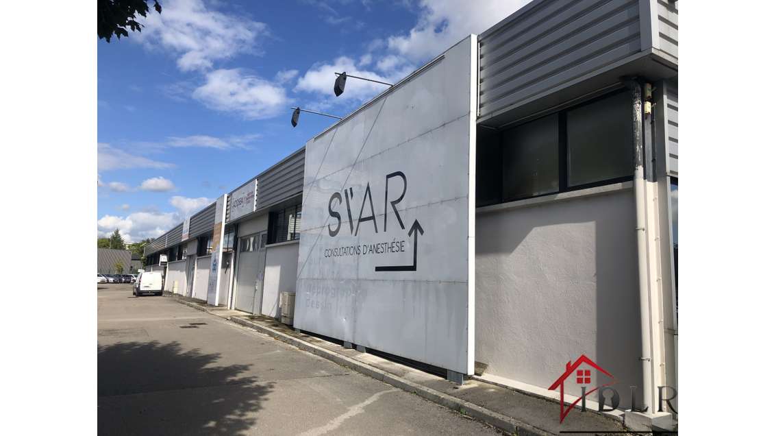 A vendre local 690m² à Besançon Parc Alpia