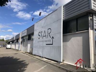 A vendre local 690m² à Besançon Parc Alpia