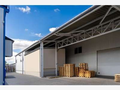A vendre entrepôt de 680m² + parking à Beynost