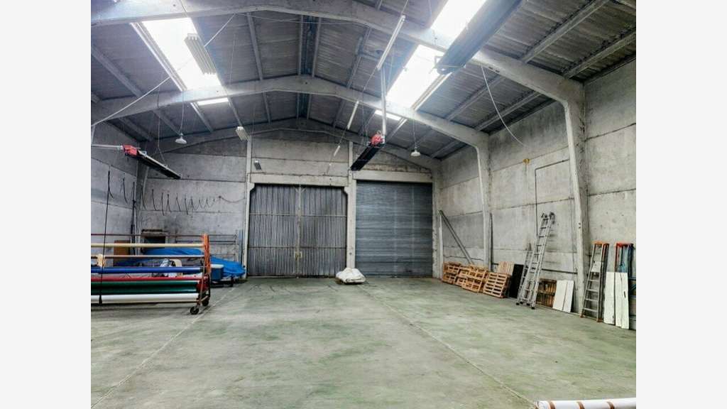 Vente bâtiment d'activité 330m² à Blendecques
