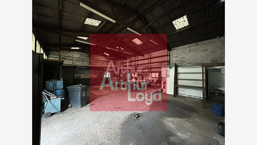 Local d'activité de 265m² à vendre secteur Boé