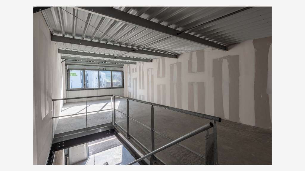 Vente cellules d'activités de 115m² à Bonneville