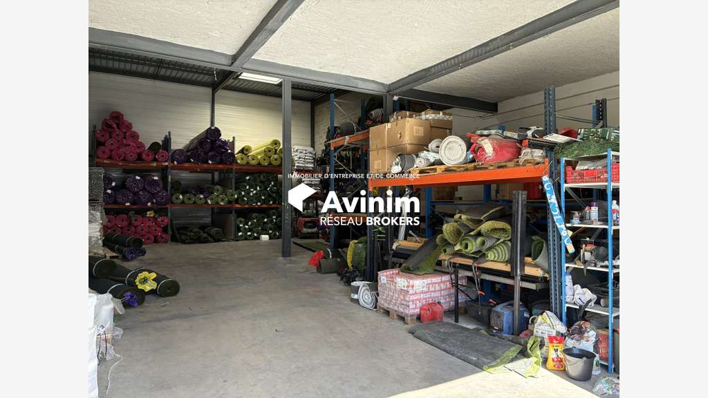 Local récent 387m² à vendre à Bouc-Bel-Air