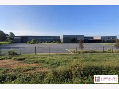 A louer local d'activité 6300m² Bourg-des-Comptes