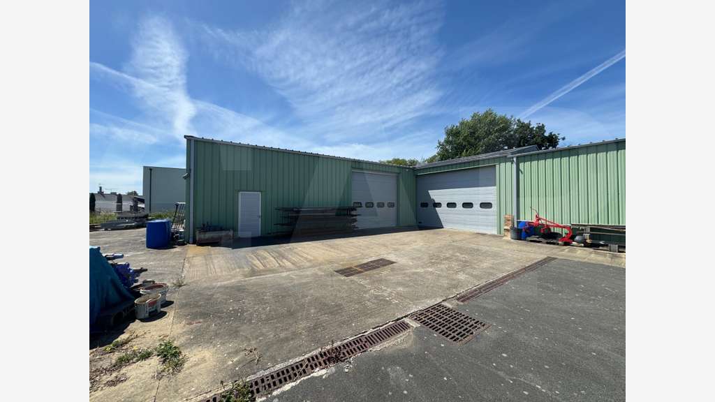 Local d'activité indépendant 1200m² à Bourgbarré