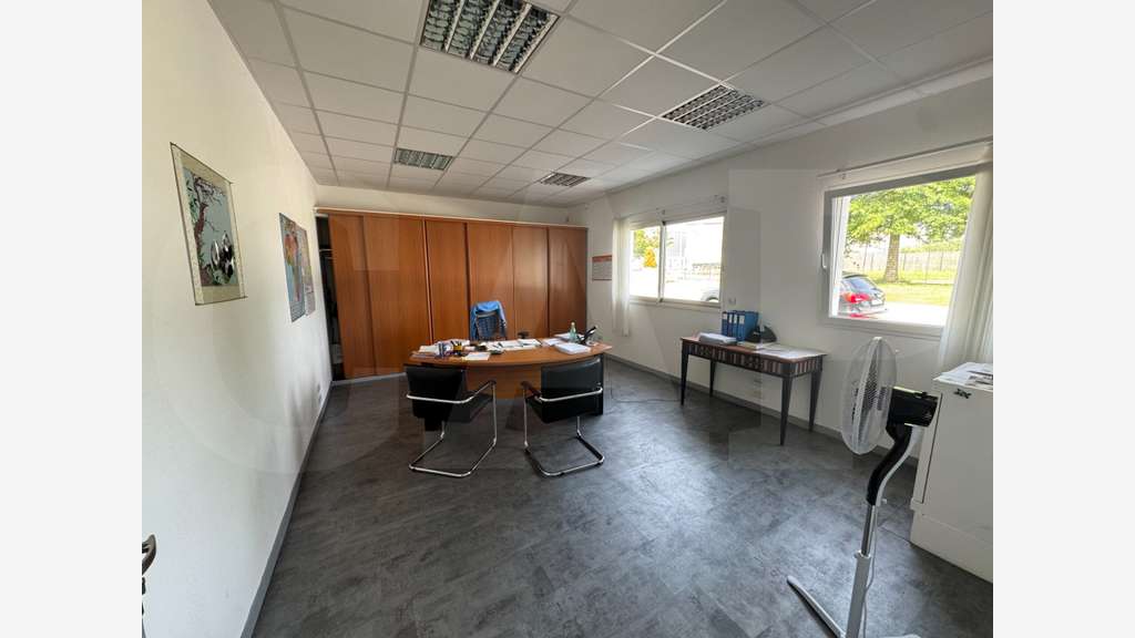 Local d'activité indépendant 1200m² à Bourgbarré