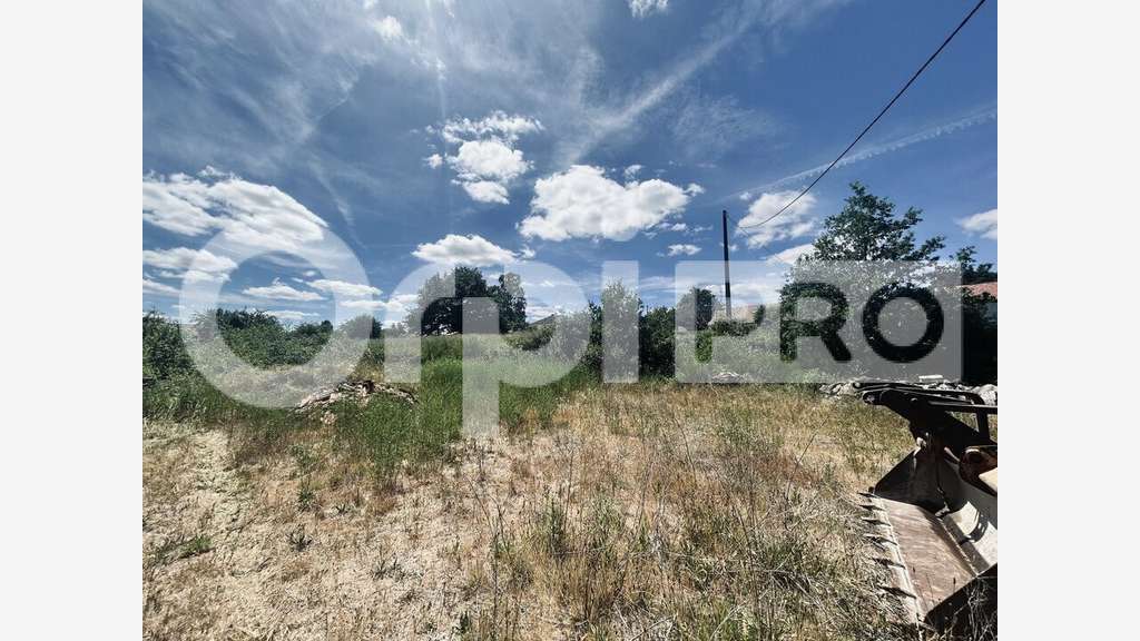 BOUSSAC-BOURG - ENTREPOT + TERRAIN CONSTRUCTIB à