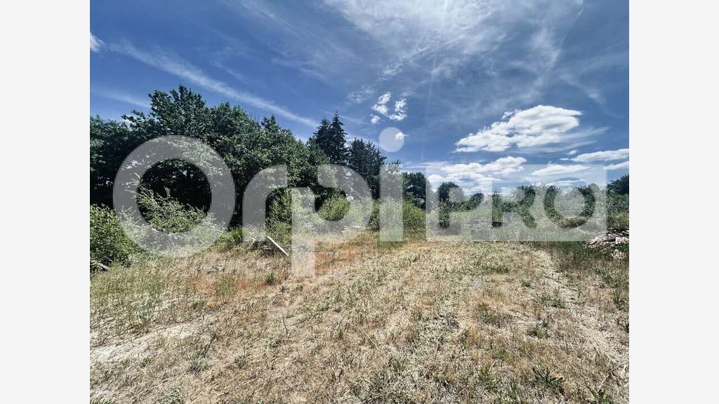 BOUSSAC-BOURG - ENTREPOT + TERRAIN CONSTRUCTIB à