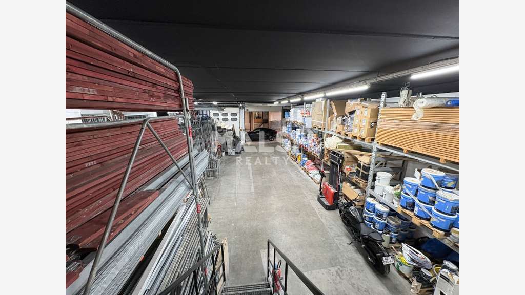 Local d'activités 270m² à Brignais A450