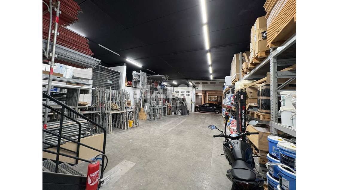 Local d'activités 270m² à Brignais A450