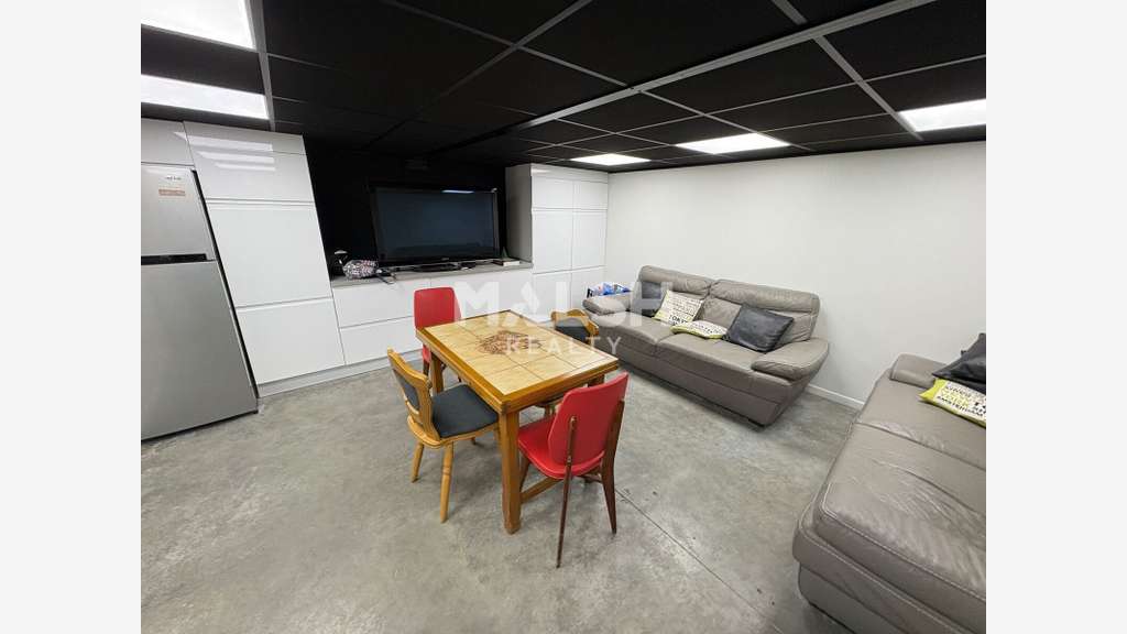 Local d'activités 270m² à Brignais A450