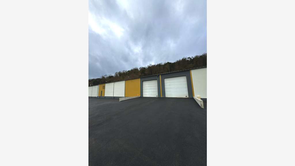 Vente local activité rénové 1375m² à Canteleu