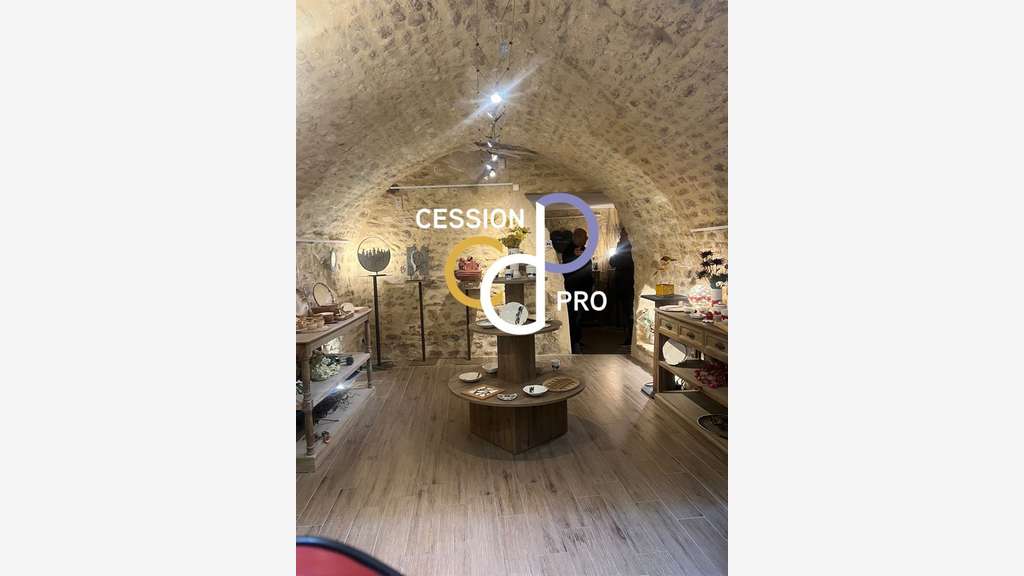 AV locaux commerciaux 130m² centre Mont Ventoux