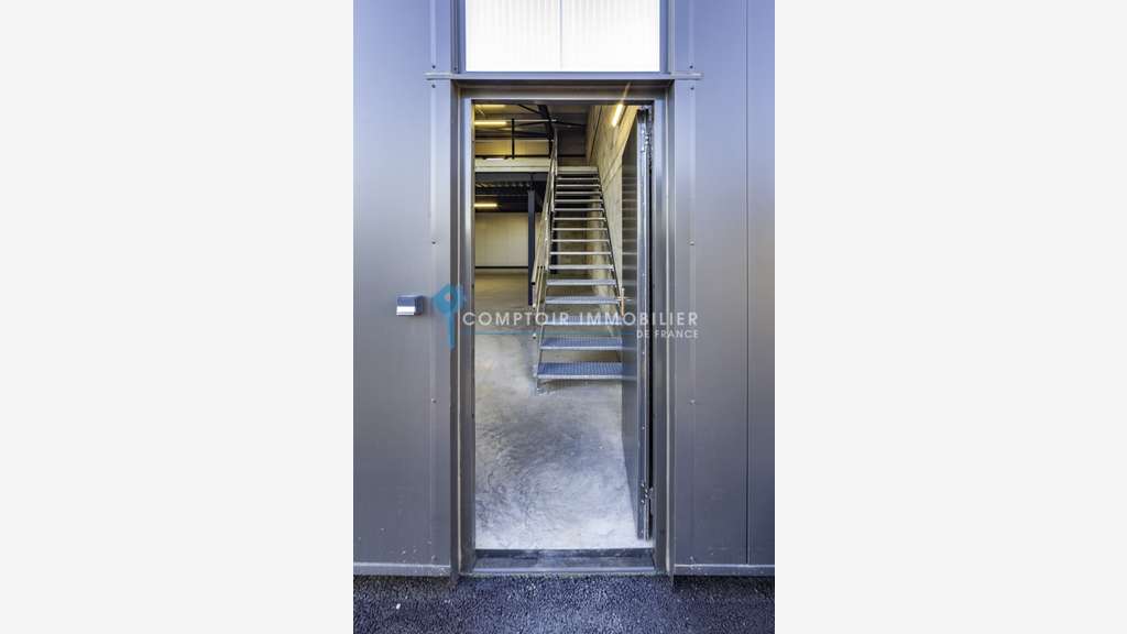 Vente locaux industriels de 176m² à Deyme