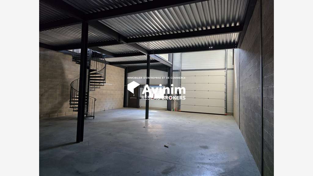 Local d'activité 258,16m² à vendre prox Castries