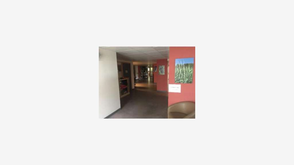 AV local 640m² avec bureau à Caumont-sur-Durance