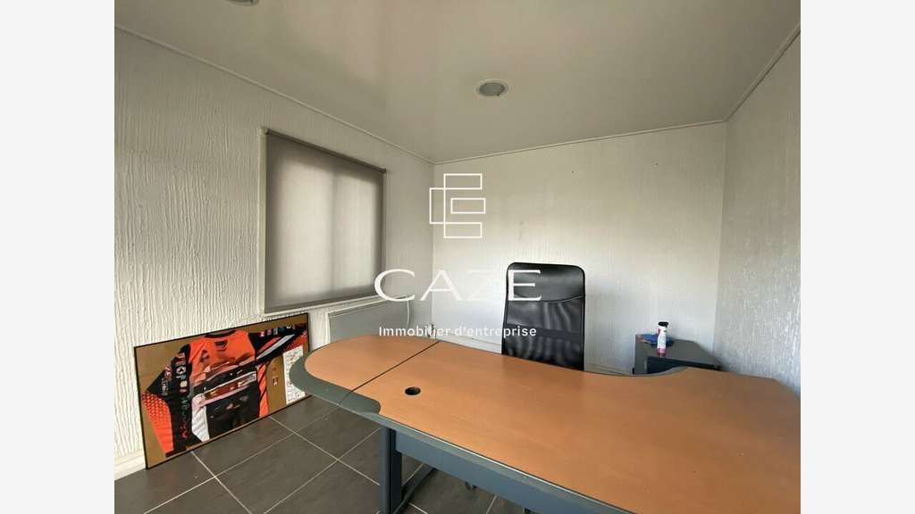 A vendre local d'activité de 745m² à Cestas