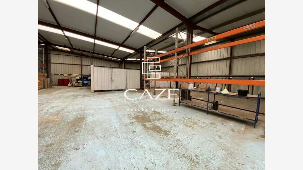 A vendre local d'activité de 745m² à Cestas