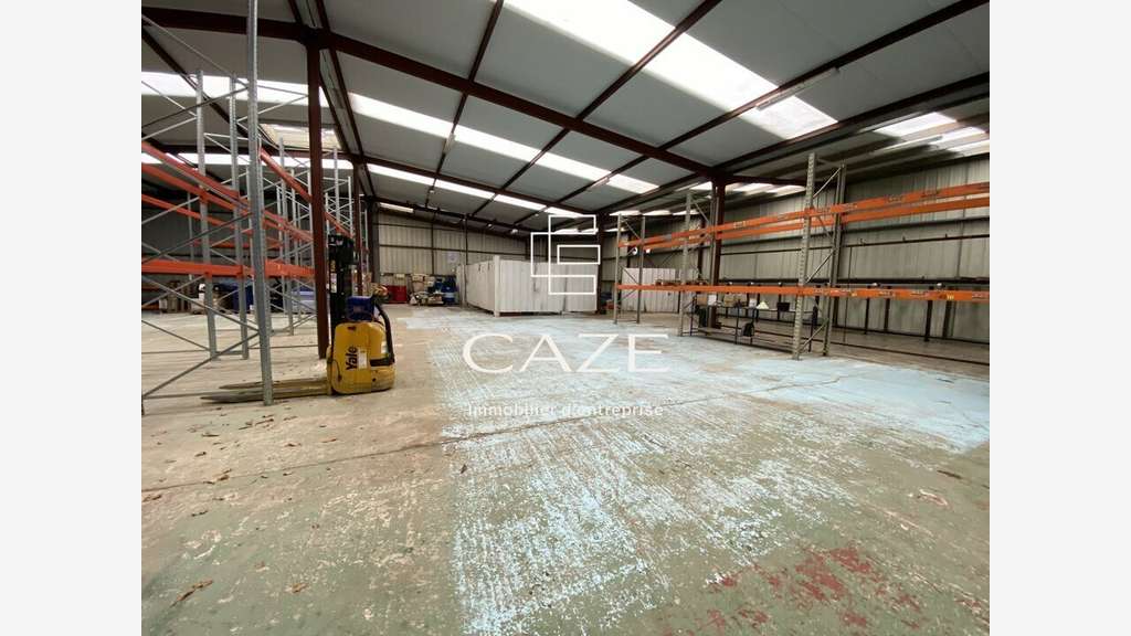 A vendre local d'activité de 745m² à Cestas
