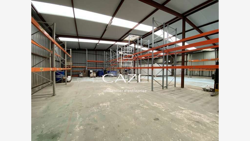 A vendre local d'activité de 745m² à Cestas