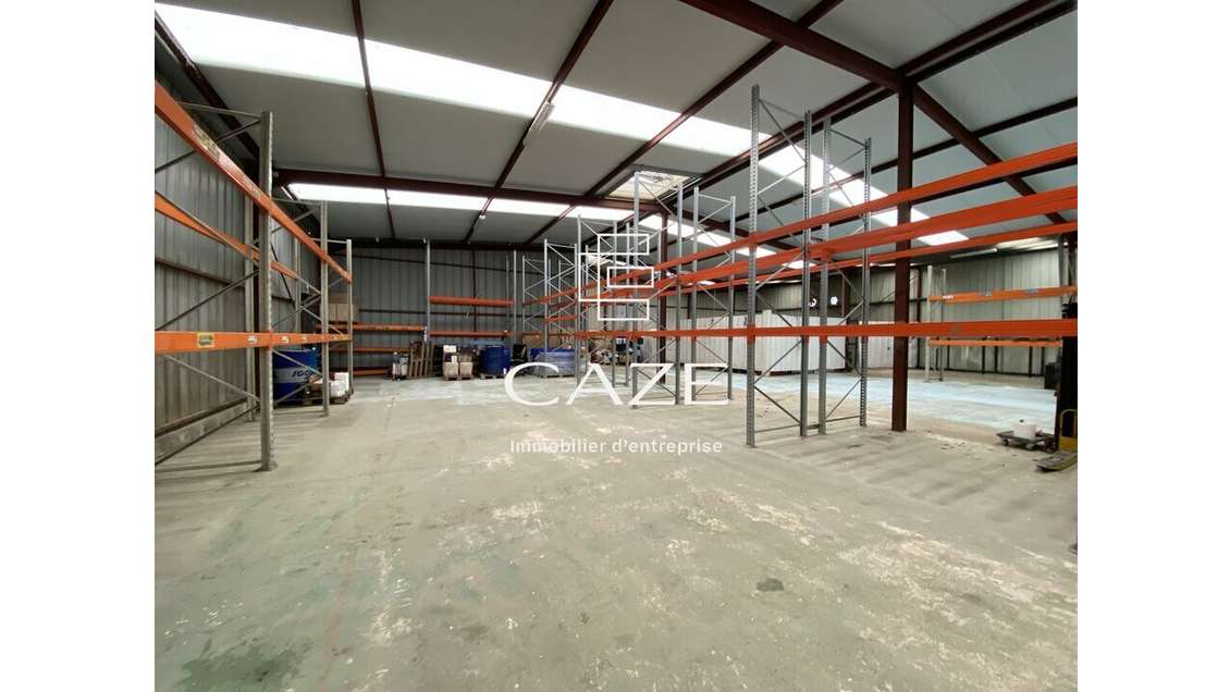 A vendre local d'activité de 745m² à Cestas