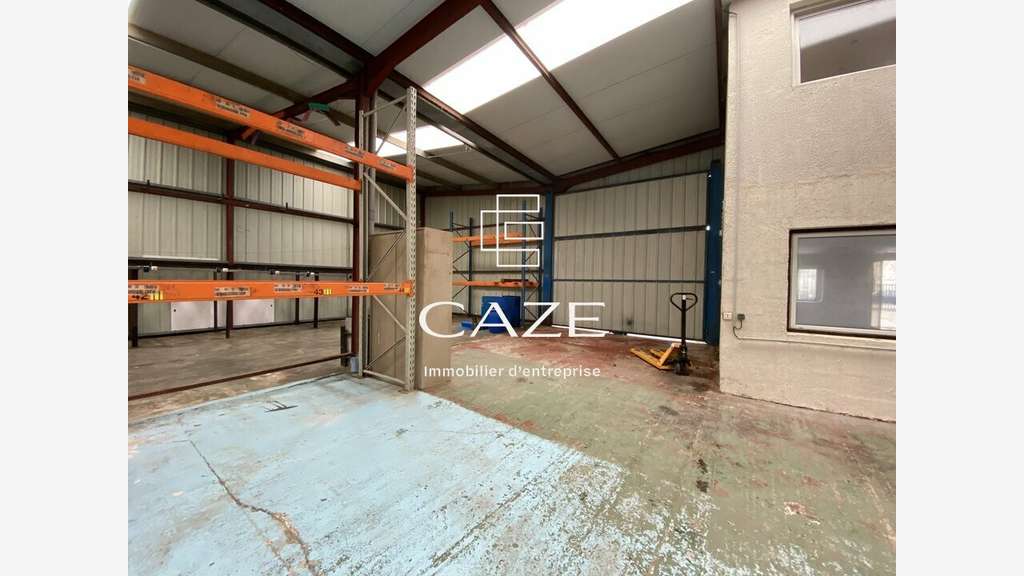 A vendre local d'activité de 745m² à Cestas