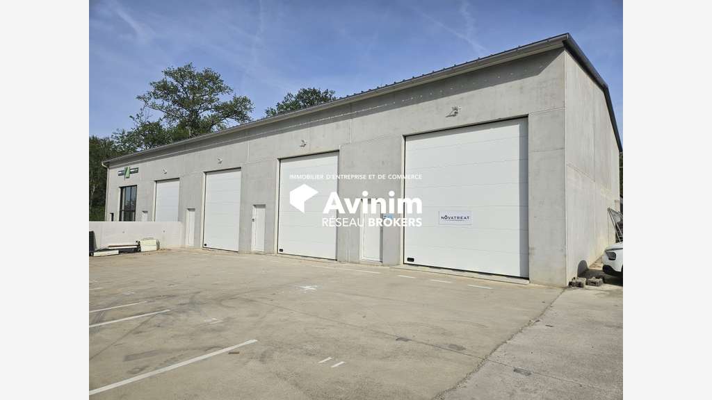 Vente bâtiment 398m² divisé en 3 ZA Les Teppes