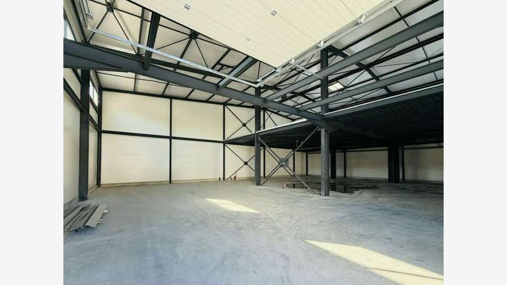 AV local d'activités 504m² à Chambéry ZA de Bissy