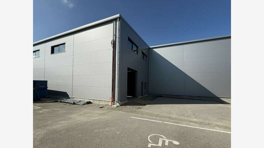 AV local d'activités 504m² à Chambéry ZA de Bissy