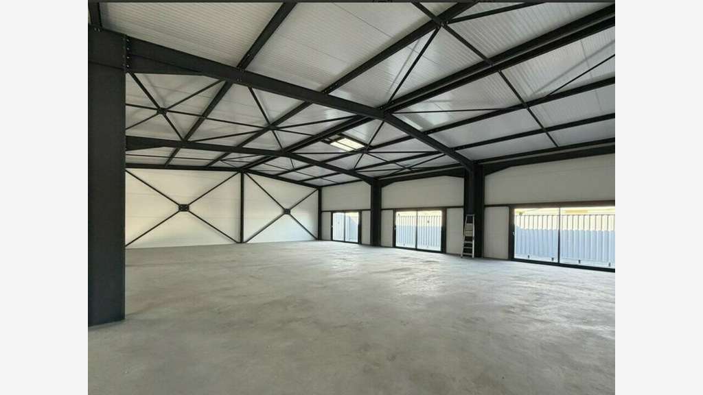 AV local d'activités 504m² à Chambéry ZA de Bissy