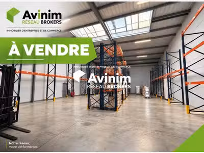 A VENDRE UN ENTREPÔT DE 351M2 À CHAMBLY