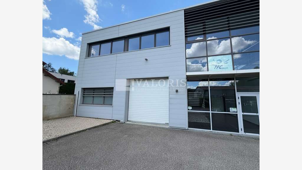 Local avec bureaux à Champagne au Mont d'Or