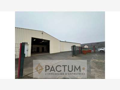 A vendre local d'ACTIVITÉ 687m²