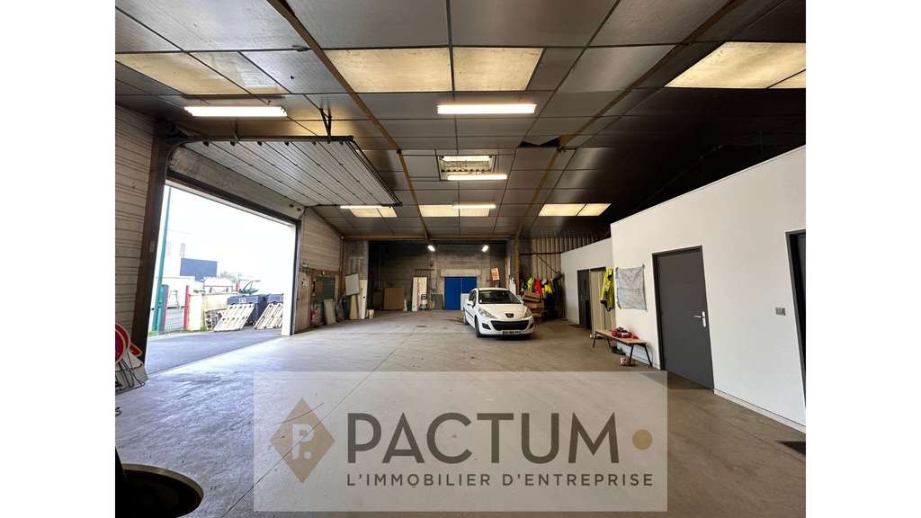 A vendre local d'ACTIVITÉ 687m²