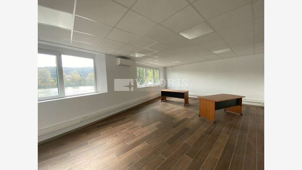 Local d'activité 1350m² à Chasse-sur-Rhône A7/A46