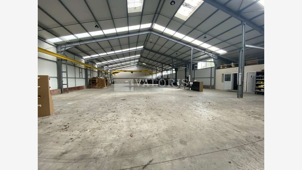 Local d'activité 1350m² à Chasse-sur-Rhône A7/A46