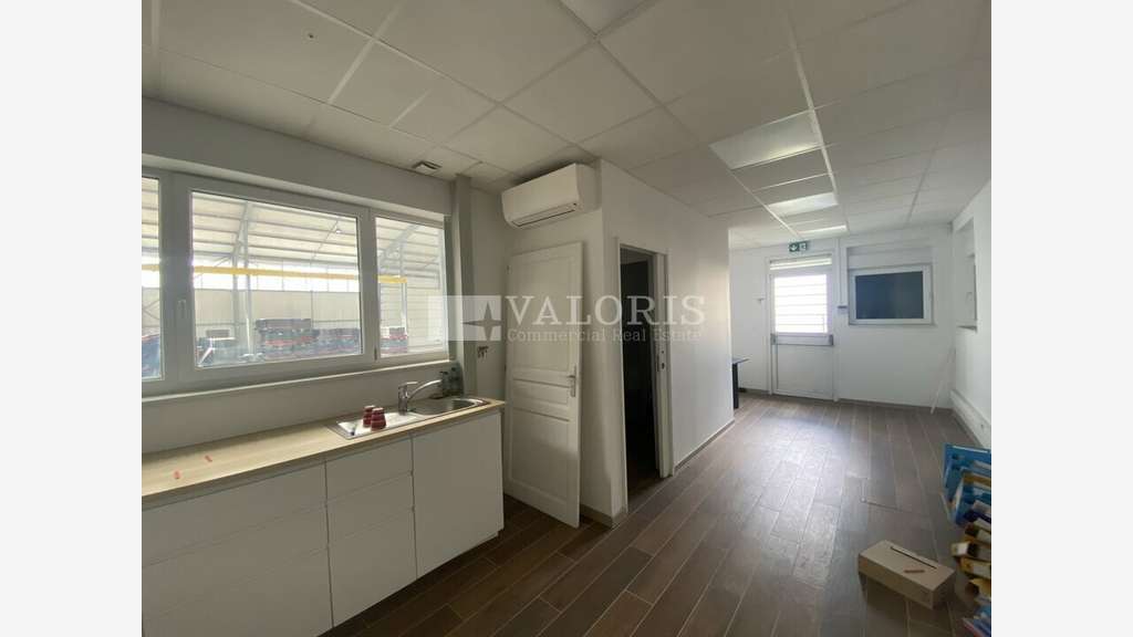 Local d'activité 1350m² à Chasse-sur-Rhône A7/A46
