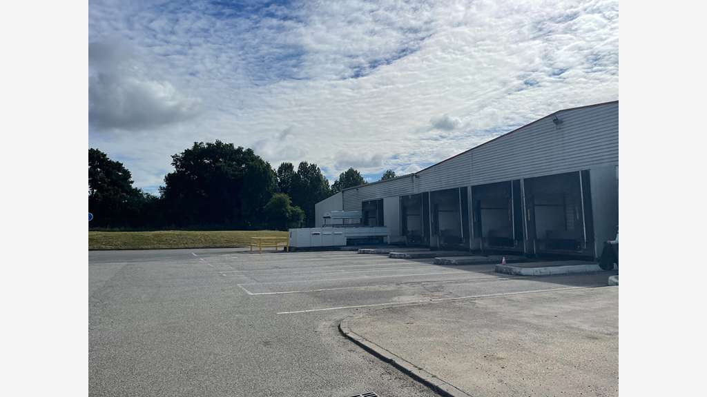 Vente ensemble d'activités 3237m² Château-Gontier