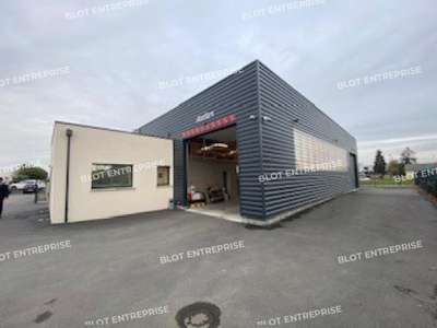 À VENDRE - LOCAL ACTIVITÉS - CHATEAUBOURG - 440 m²