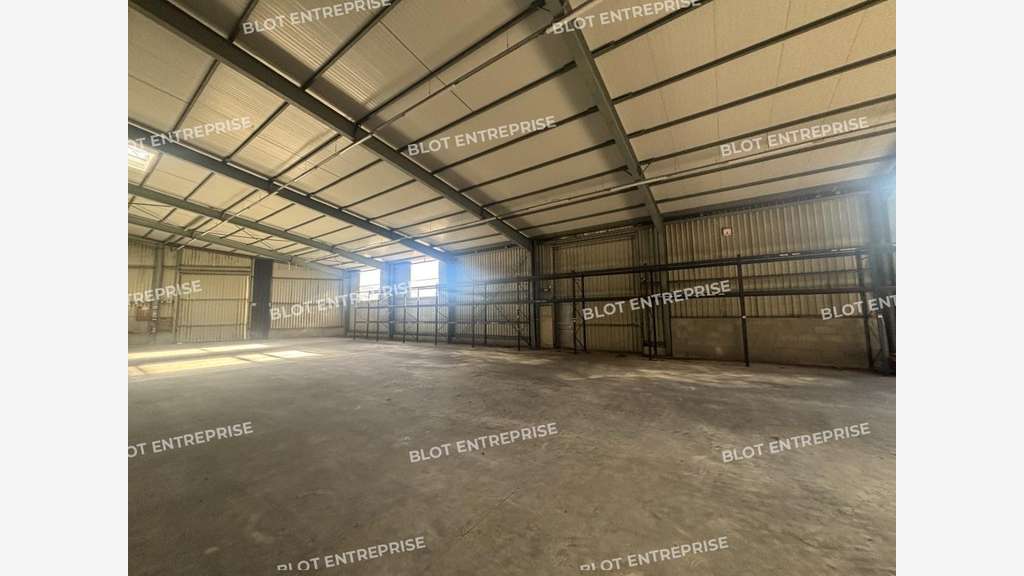 A vendre locaux d'activités 850m² à Châteaubriant